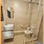 room 2 en suite (2)