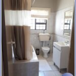 room 4 5 shared bathroom (2)